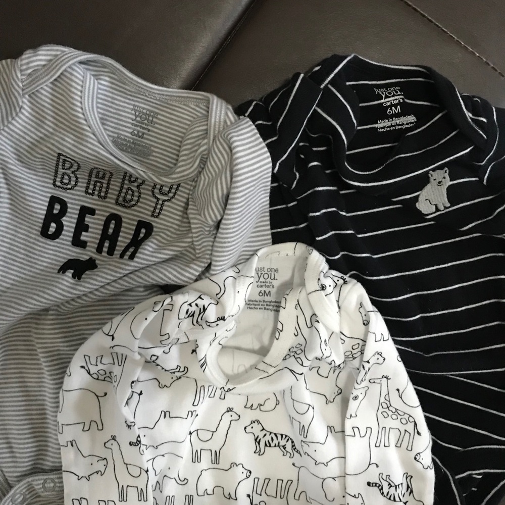 Matching onesie set - Picture 3 of 3